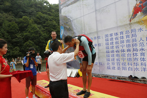 Baishuiyang Water Sports Competition waltzes to an end