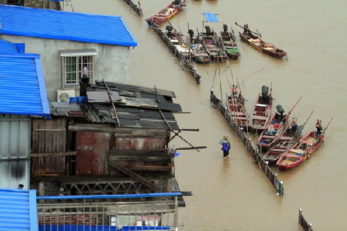 Torrential rainfalls flood in Fujian