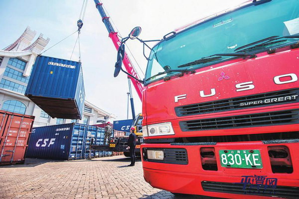 Taiwan freight vehicles wheel into Pingtan