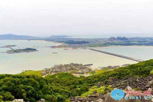 Taiwan couple makes pingtan stones sing