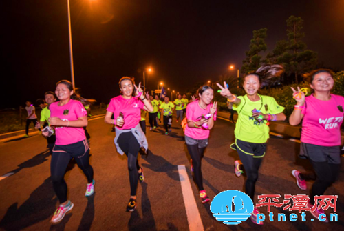 Cross-Straits fluorescent run illuminates the Pingtan night