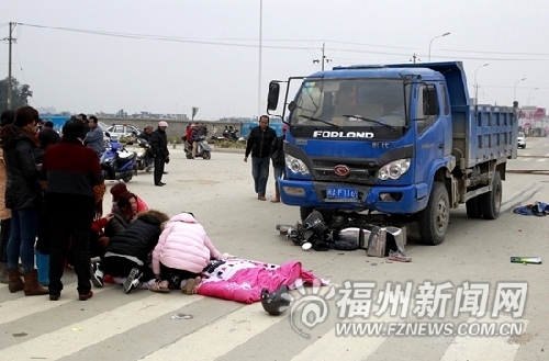 Motorcycle rider dies in car crash in Fuzhou