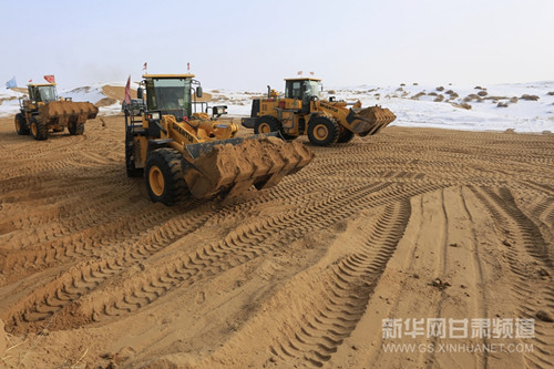 Gansu builds new highway across Tengger Desert