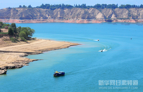 NW China reservoir provides a wonderful place to escape summer heat