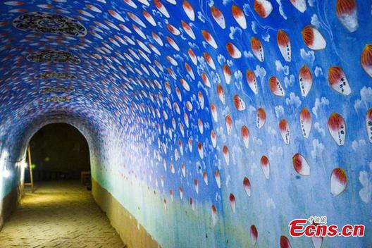 Wall murals debut in Dunhuang modern grottoes