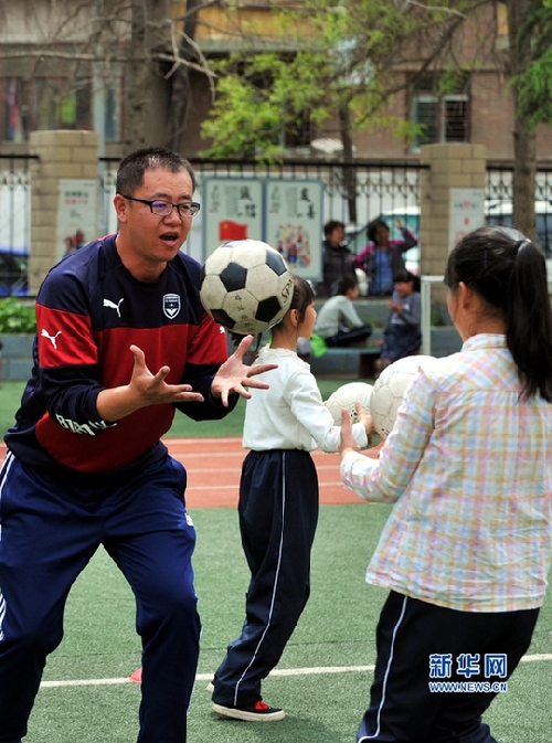 Gym teachers say bonjour to Gansu after returning from French football camp
