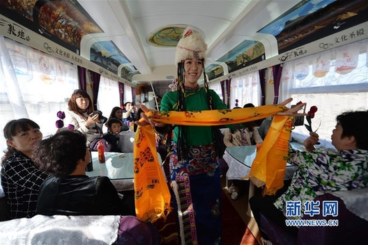 Dunhuang-Beijing train initiates new style