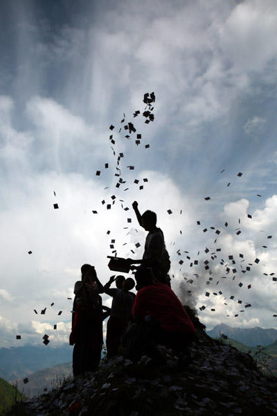 Tibetan people 'worship water' for good luck