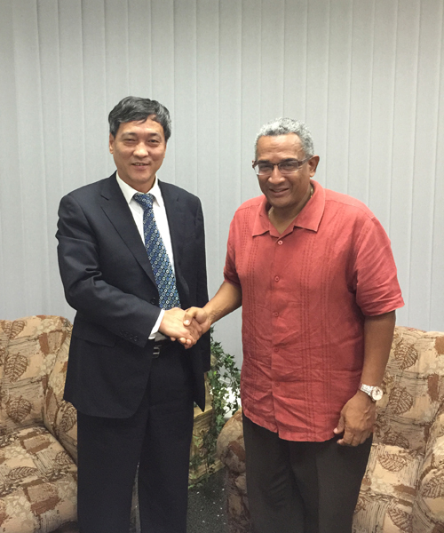 Ren Jianguo called on Asia Chief of Ministry of Foreign Trade of Cuba and Ambassador of China to Cuba