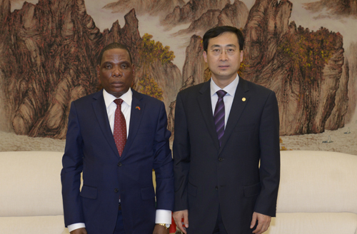 Minister of Industry and Trade of Malawi visits CGGC International