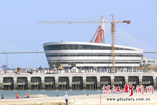 Main part of Zhanjiang Aquatic Sports Center near completion