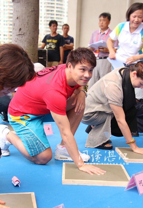 Zhanjiang sports stars leave handprints in hometown