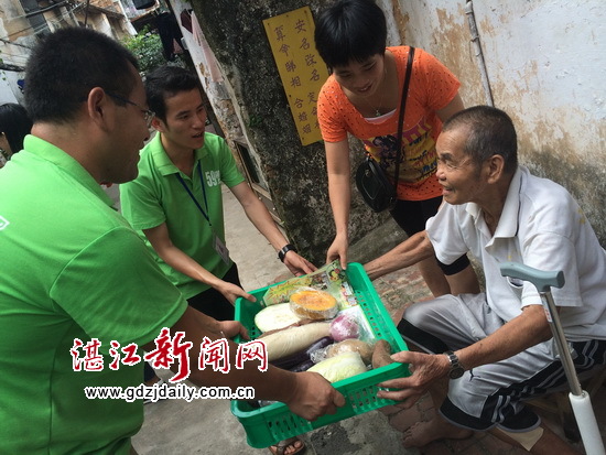 'Internet Plus' home care benefits lonely elders in Zhanjiang
