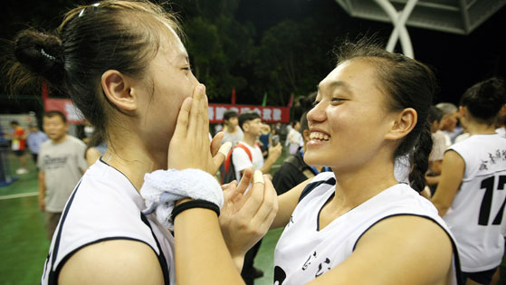Zhanjiang women's volleyball team wins championship
