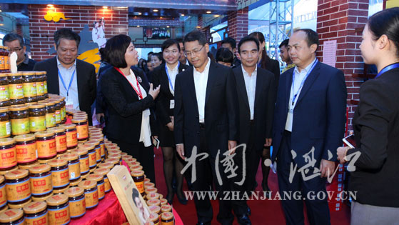 City mayor visits marine economy expo