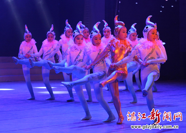 Lights up on Zhanjiang Spring Festival Gala