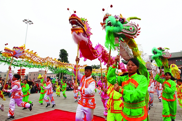 Folk customs add fervor to Spring Festival