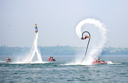 water skiing,cliff diving water-skiing is o----of the newest games.