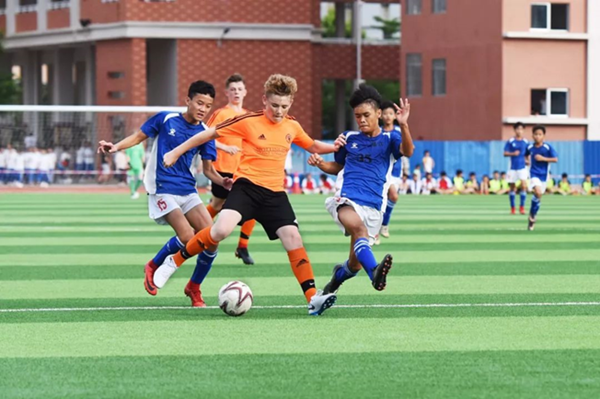 Youth friendly match forges closer Sino-British ties