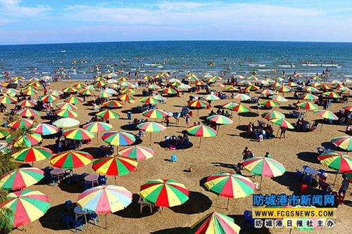 Bailang Beach remains popular during Dragon Boat Festival
