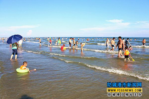 Bailang Beach remains popular during Dragon Boat Festival