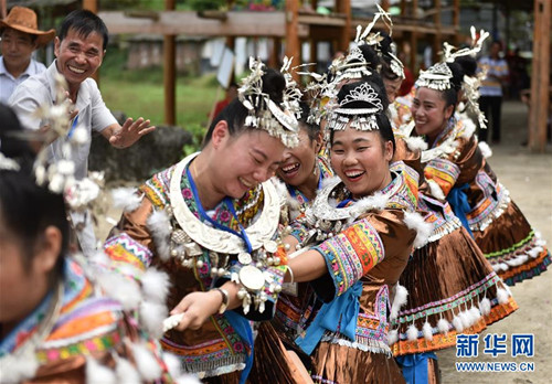 Folk customs staged for National Day celebrations