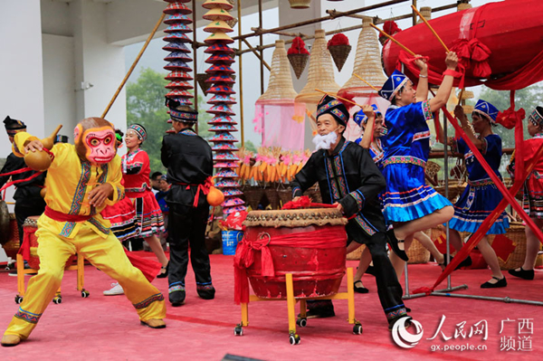 Du'an county celebrates Zhuzhu Festival