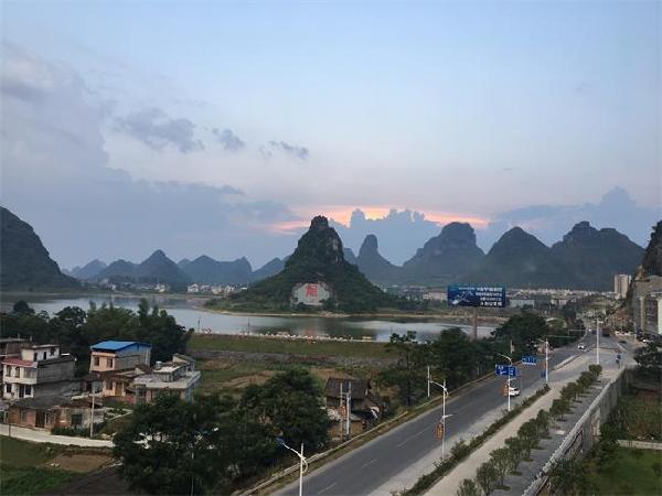 罗城仫佬自治县人口_罗城仫佬家园图片