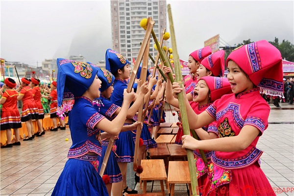 Stick Dance: a national intangible cultural heritage in Du'an