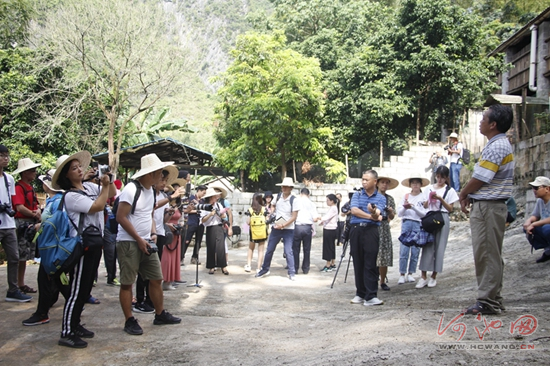 Media delegation highlights great progress of Dahua
