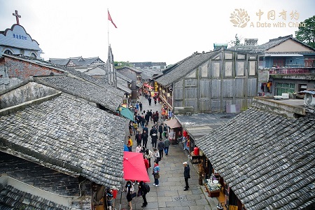 Ancient town in Guizhou delights foreigners