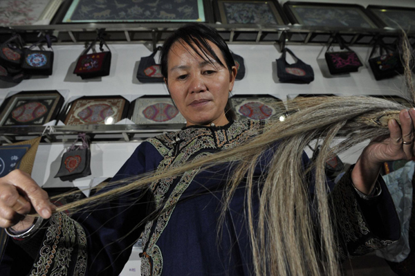 Horsetail embroidery: a 'living fossil' of Chinese embroidery