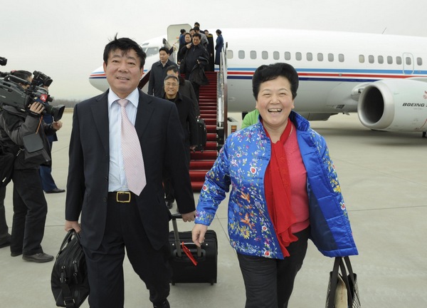 Deputies to 12th NPC arrive in Beijing Deputies to 12th NPC arrive in Beijing