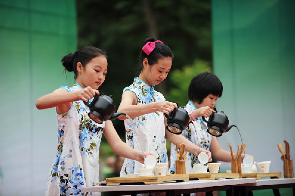 A colorful sampling of tea culture in Guizhou province