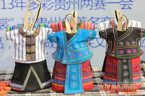 Guizhou ethnic groups showcase embroidery skills to mark the New Year
