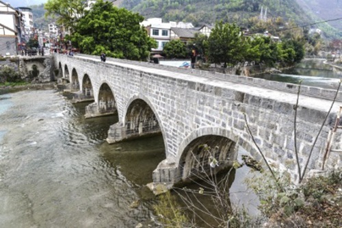 Seven-stars Bridge repaired in Guizhou