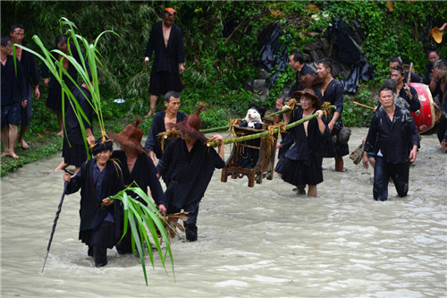 Festival expresses Miao people's gratitude to dogs
