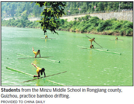 Guizhou art of bamboo drifting causes stir online