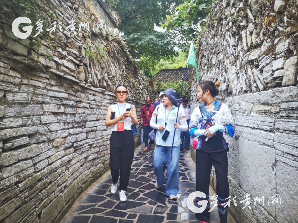 Foreign visitors praise Guiyang's tourism potential