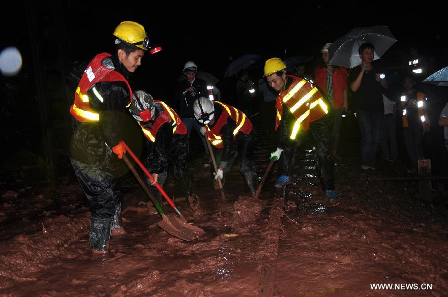 14 trains canceled by rain-triggered landslide in Guizhou
