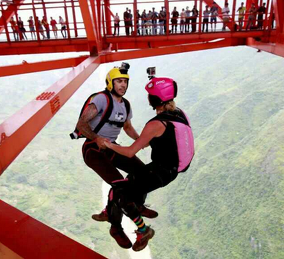 Baling River Bridge Base Jump attracts competitors at home and abroad