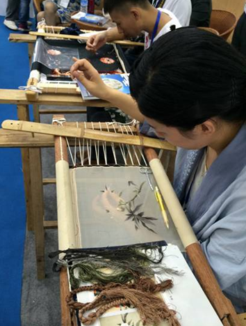 Asian countries exchange folk arts and crafts with Guizhou
