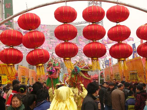 Handan holds temple fair to greet Lantern Festival