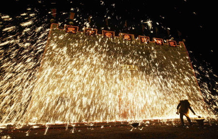 Lantern Festival celebration in Hebei