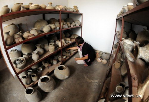 Antiques of Warring States unearthed in Hebei