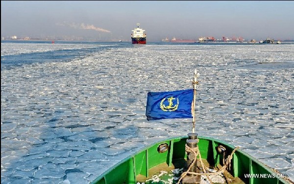 Cold snap creates thick sea ice in Bohai Bay
