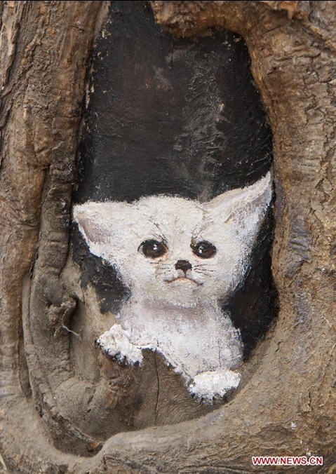 Incredible tree hollow painting