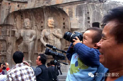 Shooting tips in Longmen Grottoes