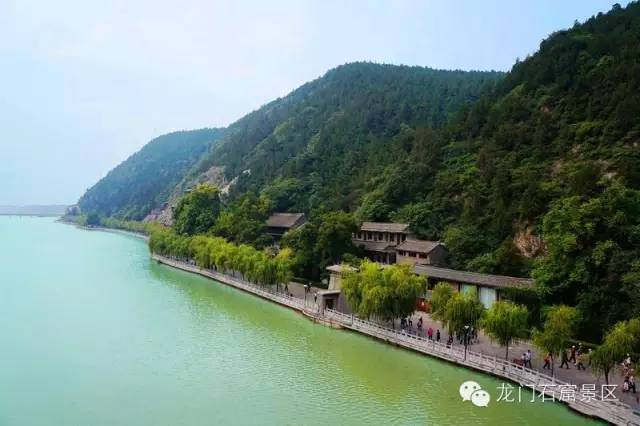 Shooting tips in Longmen Grottoes