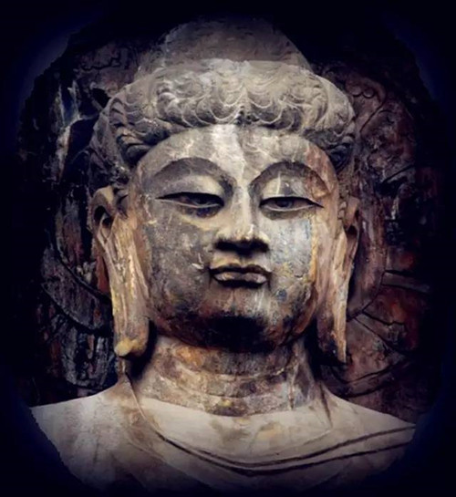The Gaze of Losana Buddha